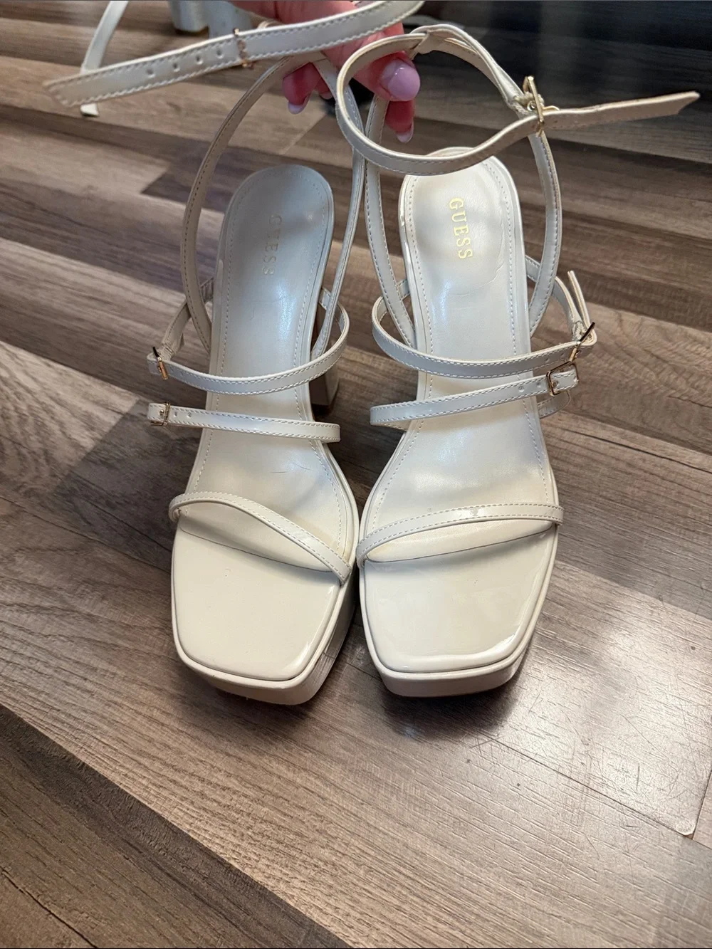 Guess elegant strappy